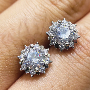 Orecchini a perno a forma di girasole da donna, semplici ed eleganti, accessori per l'uso quotidiano - Product Image 2