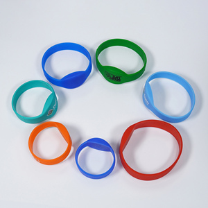 <span class=keywords><strong>Bracelet</strong></span> RFID étanche avec logo personnalisé HF 13,56 MHz, puce 213, paiement sans argent liquide, <span class=keywords><strong>bracelet</strong></span> NFC, QR NFC, bracelets en silicone - Product Image 2