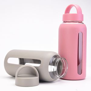 Bouteille d'eau en verre résistant à la chaleur de 800 ml avec manchon en silicone, logo personnalisé, gourde pour la salle de sport, le yoga, le sport, les voyages en plein air - Product Image 5