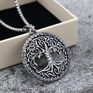 Colgante Vintage de Acero Inoxidable Árbol de la Vida, Collar Unisex con Diseño Hueco, Amuleto para Uso Diario - Product Image 1