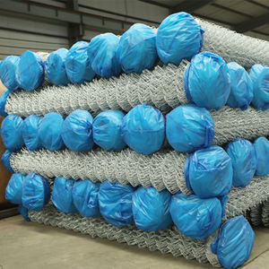 Équipements de terrain de basket-ball et de football Clôtures en treillis métallique pour les terrains de sport scolaires et les courts de tennis Grilles et portails métalliques - Product Image 4