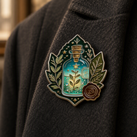 Broche personnalisée en émail « Potion Magique » avec feuille de plante et sceau de cire, pour costume, blazer, cadeau