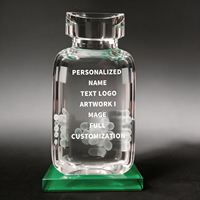Trofeo de Cristal Neelpure 177947 con Grabado de Cápsula en Forma de Botella de Píldoras y Base Verde para Premios Corporativos de Farmacias