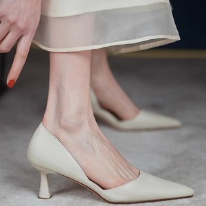 รองเท้าส้นสูงหัวแหลมแบบปิดสำหรับผู้หญิง ฤดูใบไม้ผลิ/ฤดูใบไม้ร่วง หนัง PU พื้นยาง รองเท้าเจ้าสาวแบบเรียบ - Product Image 2