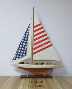 Modèle de voilier drapeau américain 3 ensembles (68x11x90cm) 2 couleurs Lignes de corps Drapeau américain Modèle de bateaux en bois - Product Image 4