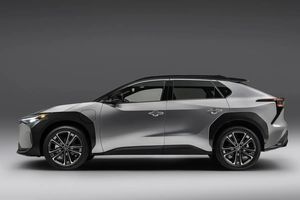 Coche SUV Eléctrico Usado Toyota BZ4X de Nueva Energía 2023, 4 Ruedas, Vehículos Eléctricos 2WD, Toyota BZ4X <span class=keywords><strong>Uniland</strong></span>, SUV Eléctrico Usado de 615KM - Product Image 2