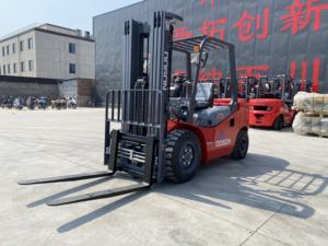 Chariot élévateur diesel tout-terrain économique de 3 tonnes, 3,5 tonnes, <span class=keywords><strong>4</strong></span> tonnes avec moteur EPA, chariots élévateurs latéraux diesel de 5 tonnes - Product Image 2