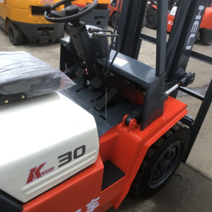 Montacargas Diésel Usado de 3 Toneladas de Capacidad, Motor Isuzu Japonés, Dimensiones de Horquillas de 3000mm/4500mm, Transmisión Automática, 1 Año de Garantía - Product Image 5