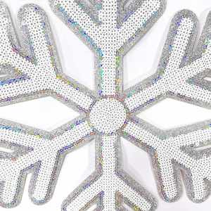 Nouvel arrivage : Patch brodé en chenille et sequins, motif neige, grand format 28 cm, thermocollant, bord argenté - Product Image 3