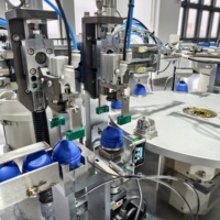 Machine d'assemblage automatique de capuchons de buses de pulvérisation, équipement d'assemblage de têtes de pompes cosmétiques à haute efficacité