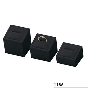 Présentoir en cuir d'outils noirs en gros unique au Japon pour bijoux - Product Image 4