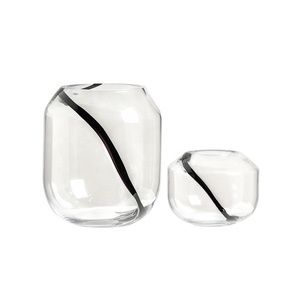 <span class=keywords><strong>Vase</strong></span> en <span class=keywords><strong>verre</strong></span> de cristal clair minimaliste moderne ligne noire Vases à fleurs décoratifs pour la décoration intérieure et la décoration de mariage - Product Image 5
