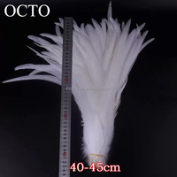 Prix de gros d'usine, plumes de queue de coq naturelles blanches comme neige, 40-45/45-50 cm de long, pour la décoration de vêtements de carnaval, artisanat DIY