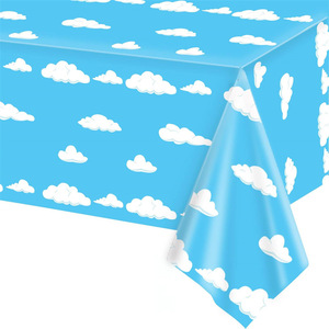 Manteles de Fiesta con Diseño de Cielo Azul y Nubes Blancas para Fiestas de Cumpleaños, Decoraciones para Baby Showers y Cumpleaños - Product Image 1