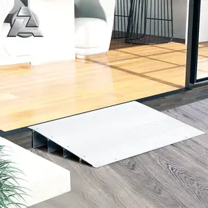 Grande <span class=keywords><strong>rampe</strong></span> de seuil de porte de maison en aluminium métallique mobile pour fauteuils roulants portes <span class=keywords><strong>marches</strong></span> escaliers - Product Image 1