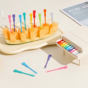 Mini-fourchettes décoratives en plastique en forme de piano pour fruits et légumes, accessoires de cuisine pour enfants, idéales pour les fêtes et la décoration intérieure - Product Image 2