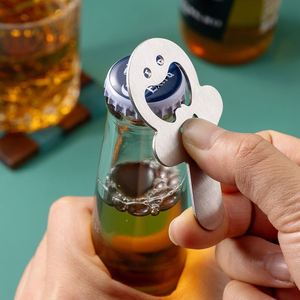 ที่เปิดขวดรูปคนขนมปังขิงคริสต์มาส ทำจากสแตนเลส น่ารัก ใช้เป็นของที่ระลึกสำหรับแขกในงานปาร์ตี้วันคริสต์มาส - Product Image 2