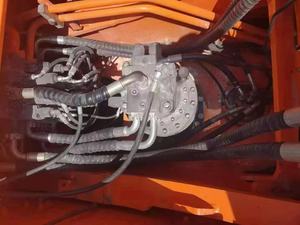 รถขุดไฮดรอลิกตีนตะขาบ Doosan Dx300lc มือสองของแท้ น้ำหนัก 29.6 ตัน ชั่วโมงการทำงานต่ำ เครื่องยนต์คุณภาพสูง PLC - Product Image 5