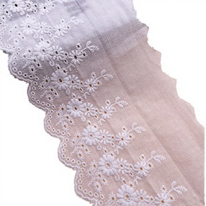 Hermosa Ribete de Encaje Bordado Floral Vintage Blanco Beige 100% Algodón Soluble en Agua para Ropa, Bolsos y Zapatos de Niños - Product Image 2