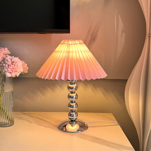 Lampe <span class=keywords><strong>de</strong></span> <span class=keywords><strong>chevet</strong></span> <span class=keywords><strong>de</strong></span> style nordique INS pour chambre à coucher, veilleuse d'ambiance, protection oculaire, 220V, décoration <span class=keywords><strong>de</strong></span> dortoir pour filles, plissée, tendance - Product Image 4