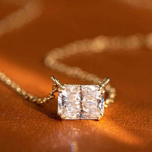 Collier en diamant XL1206, taille émeraude, or jaune certifié GIA, style classique pour femme, idéal pour les fiançailles - Product Image 3