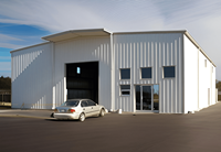 Bâtiment en structure métallique à faible coût avec panneaux sandwich préfabriqués pour entrepôt, atelier, usine