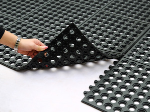 <span class=keywords><strong>Tapis</strong></span> de sol connectable robuste pour sols de <span class=keywords><strong>cuisine</strong></span> ou d'atelier mouillés et gras, 3x3, noir et <span class=keywords><strong>rouge</strong></span>, en caoutchouc antidérapant, à emboîtement - Product Image 6