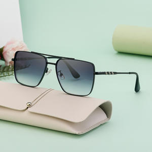 Lunettes de soleil personnalisées pour hommes, monture carrée, verres noirs en PC, protection UV400, style Instagram, pour usage extérieur - Product Image 2