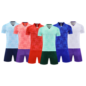 Ensemble de maillot de football à motif étoile, uniforme de football à manches courtes à séchage rapide avec short, nom et numéro personnalisés pour l'entraînement et les matchs d'équipe - Product Image 1