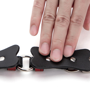 침대 속박 세트 BDSM 키트 성인용 이색 섹스 토이 PU 수갑 채찍 입마개 꼬리 플러그 여성 섹스 제품 - Product Image 4