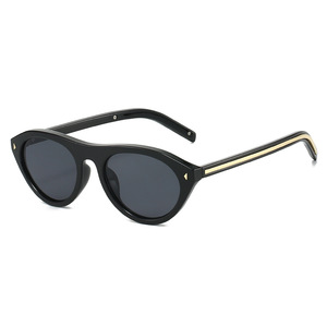Gafas de Sol Vintage al por Mayor con Montura Completa de PC y Protección UV400, Diseño Negro y Dorado para Mujer - Product Image 1