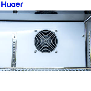 Réfrigérateur-congélateur de bar à trois portes vitrées pour comptoir - Product Image 5