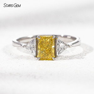 แหวนหมั้นเพชรทรงรัศมีสีเหลืองแฟนซี 3 เม็ด ทองคำขาว 18k จาก Starsgem เพชรเพาะเลี้ยง - Product Image 1