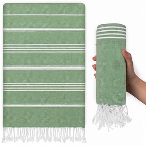 Serviette de plage Fouta tissée à rayures vertes msf, forme rectangulaire avec franges blanches - Product Image 1