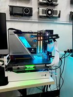 Boîtier d'ordinateur en acier de type ouvert MicroATX Full Tower composite supraconducteur avec refroidissement par air et par eau, design compact et portable
