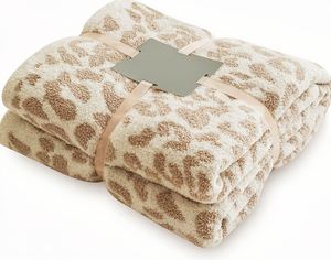 Grande couverture réversible en flanelle tricotée douce et moelleuse, motif guépard/léopard, pour canapé, lit ou sofa - Product Image 1