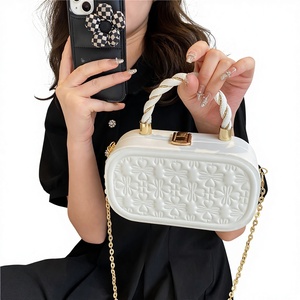 Bolsos de moda para mujer, novedad de <span class=keywords><strong>2022</strong></span>, bolso bandolera con cadena, bolso retro, bolso pequeño con cierre de caja cuadrada - Product Image 1