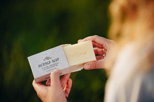 Savon artisanal végétalien Klariza Sprl, biologique, naturel, blanchissant, anti-acné, pour tous types de peau, boîtes à savon, coupe-savon - Product Image 5