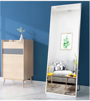 Miroir encadré de forme irrégulière en alliage d'aluminium, élégant et luxueux, de formes et tailles personnalisées, pour la décoration de la maison