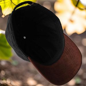Casquette Dad Hat en velours côtelé bicolore personnalisée, style américain, en tissu, pour les fêtes, avec caractéristiques de tissu courantes pour l'automne - Product Image 5