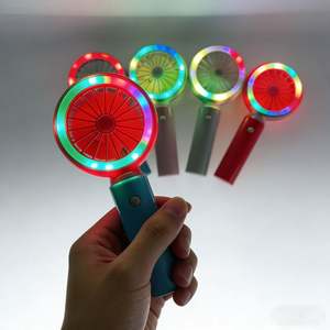 Ventilador de Mano Personalizado al por Mayor Directo de Fábrica en Oferta con 7 Luces de Colores - Product Image 3
