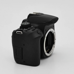 24,1 millions de pixels + 45 points de mise au point croisé + vidéo 4K, le choix polyvalent pour les reflex numériques d'entrée de gamme ! - Product Image 3