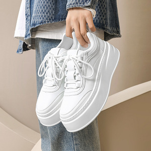Nouvelle collection automne 2023 : Baskets blanches tendance pour hommes, respirantes, à semelle épaisse, style décontracté, avec fonction rehausseur de taille - Product Image 2