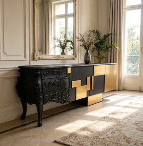 Aparador de Madera Maciza con Patas Talladas Ornamentadas, Acabado Negro, Gabinete de Almacenamiento con Parches Geométricos Dorados para Interiores Clásicos - Product Image 3