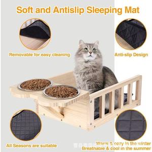Station d'alimentation en bois pour chats avec double gamelle et design suspendu - Product Image 2