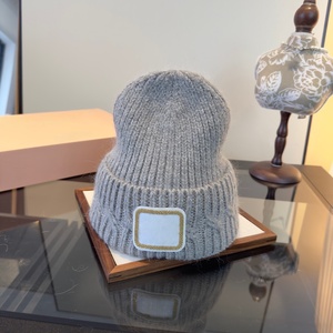 Gorro de Punto Cálido y Moderno de Marca de Lujo, 100% Lana Pura, Bordado 3D, Protección para las Orejas, Cálido, Apto para Hombres y Mujeres - Product Image 5