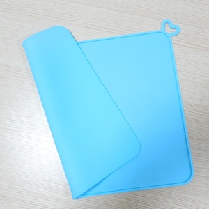แผ่นรองอาหารสัตว์เลี้ยงซิลิโคนกันน้ำขนาดใหญ่สำหรับสุนัขหรือแมว - Product Image 5