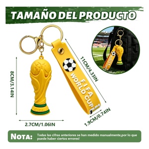 Llavero de la Copa Mundial de la FIFA con diseño de trofeo y balón de fútbol para aficionados y regalos - Product Image 2
