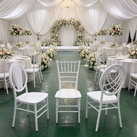 Chaises Chiavari en résine plastique en gros, empilables, portables, pour banquets, hôtels, balcons, mariages et salles à manger