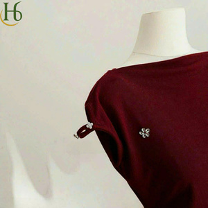 Nouvelle Collection Été 2026 : Ensemble Formel Rayé 2 Pièces pour Femme – Haut à Col Bateau Manches Longues et Pantalon en Satin de Polyester Respirant - Product Image 1